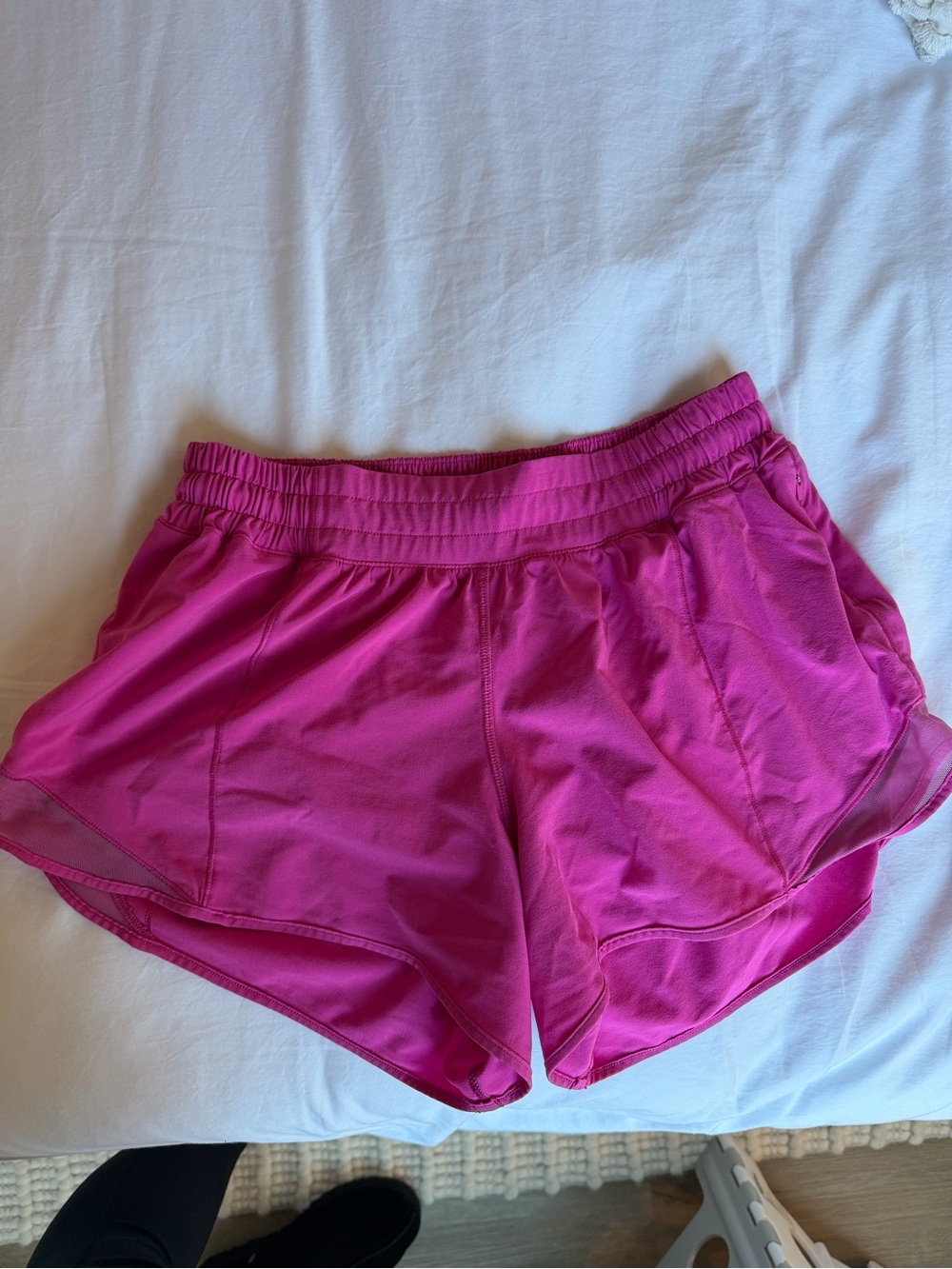 lululemon Hotty Hot Low-Rise Lined Short 4" Pink Size 8